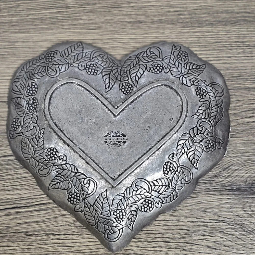 Carson Statesmetal Pewter Heart‎ Berry Vine Plate Cookie Tray 7.5